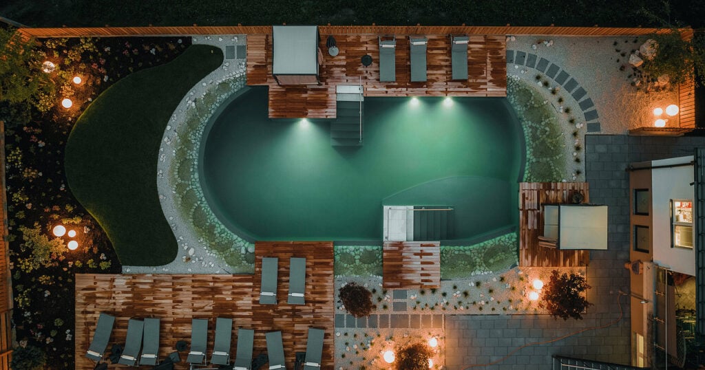 Blick auf die Pool-Area des »Soulsisters' Hotel«. © Giulio Roberto